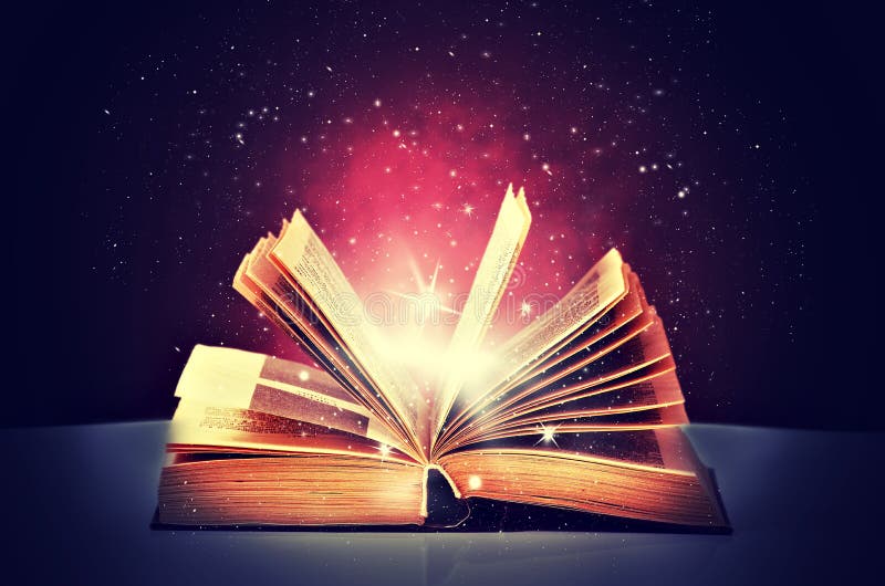 Libro magico aperto fotografia stock libera da diritti