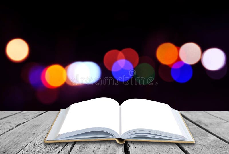 Libro magico aperto per scienza, istruzione o religione fotografia stock libera da diritti