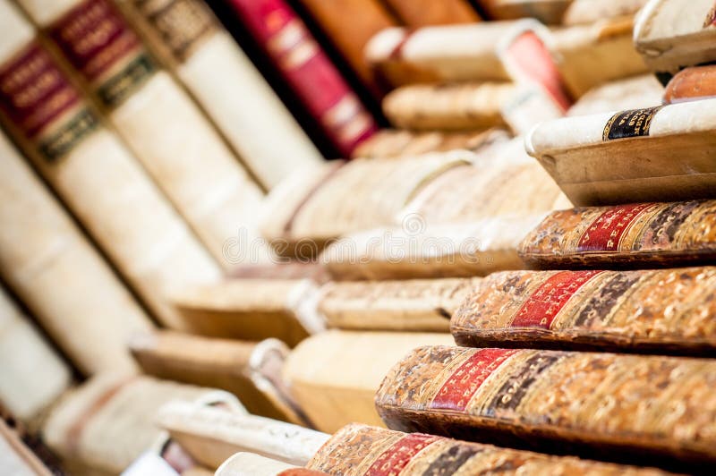 Libros en una fila imagen de archivo libre de regalías Libros en una fila imagen de archivo libre de regalías