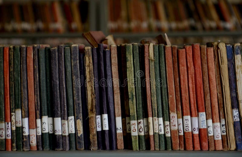 LIBROS VIEJOS DE LA BIBLIOTECA imagen de archivo LIBROS VIEJOS DE LA BIBLIOTECA imagen de archivo