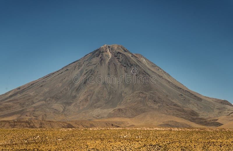 Vulkaan Licancabur 5. 916 meter royalty-vrije stock afbeelding