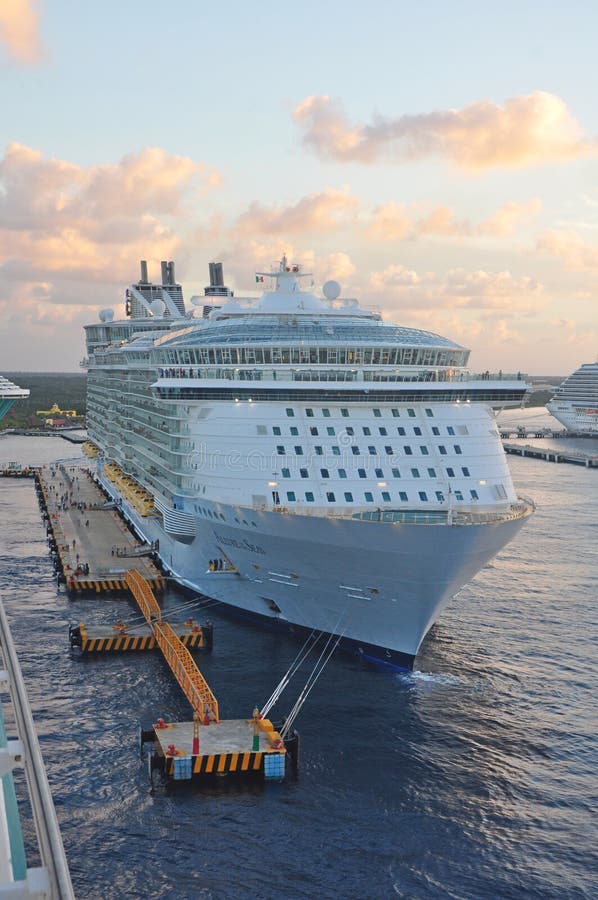Lidstaten Allure van het Overzees in Cozumel, Mexico stock foto Lidstaten Allure van het Overzees in Cozumel, Mexico stock foto