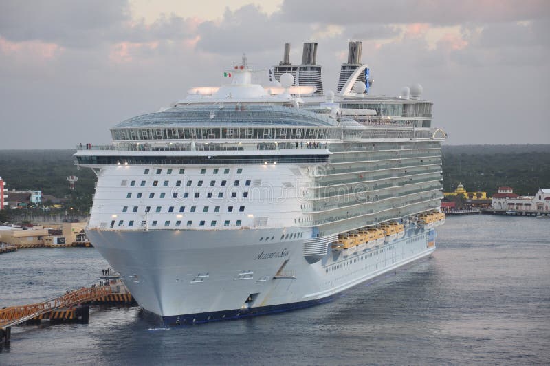 Lidstaten Allure van het Overzees in Cozumel, Mexico royalty-vrije stock afbeeldingen Lidstaten Allure van het Overzees in Cozumel, Mexico royalty-vrije stock afbeeldingen