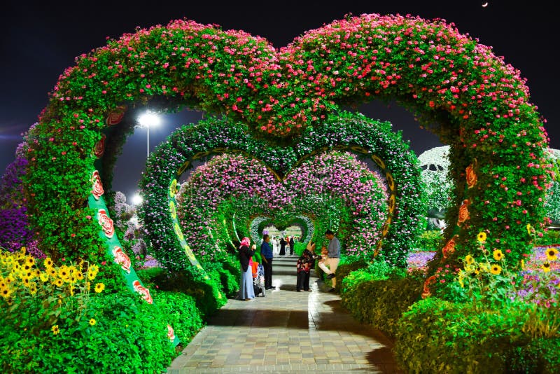 Der Liebesgarten, Eins Vieler Themen An Der Traumwelt