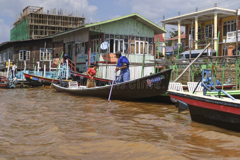 Life On Inle Lake Editorial Stock Image - Image: 62084084