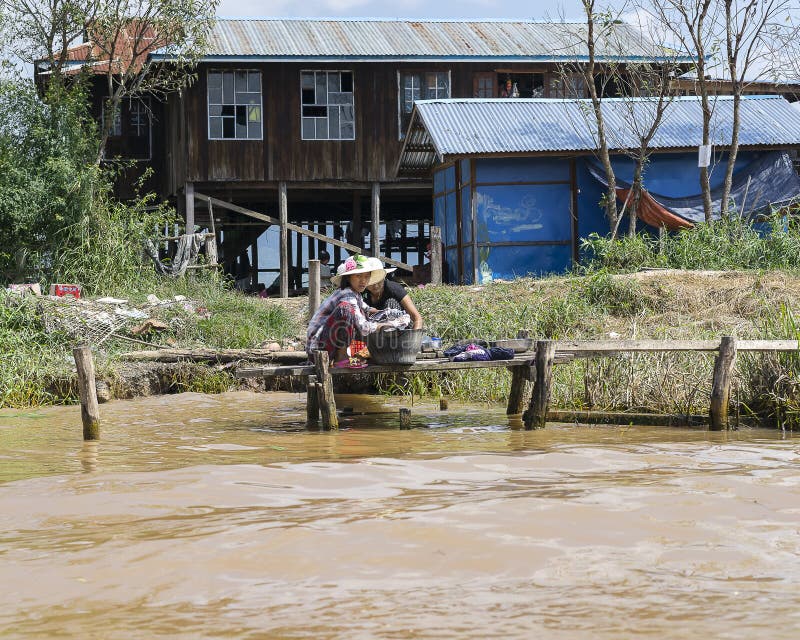 Life On Inle Lake Editorial Photography - Image: 61721162