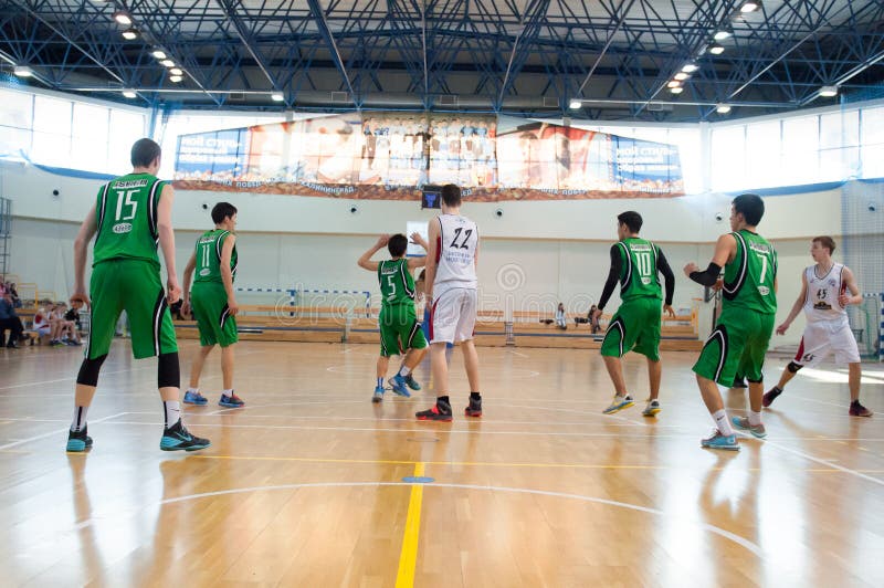 Liga de basquetebol europeia da juventude fotografia de stock royalty free Liga de basquetebol europeia da juventude fotografia de stock royalty free