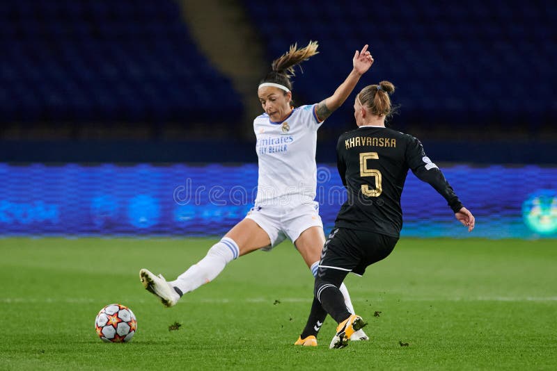 A liga de campeões de mulheres da uefa entre fc kharkiv vs fc real madrid foto de stock