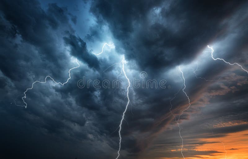 330,441 Thunderstorm Images, Stock Photos, 3D objects, & Vectors