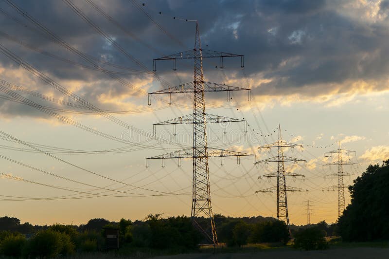 Ligne de la transmission tower photographie stock Ligne de la transmission tower photographie stock