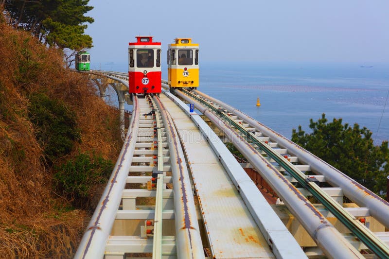 Ligne de train capsule à Busan photo stock