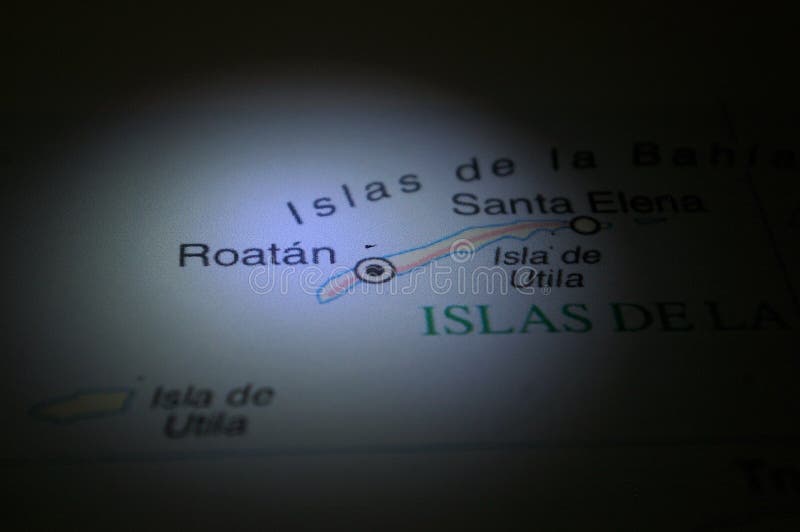 Ligth-ilumination auf einer Karte eine Honduras-Stadt Roatan lizenzfreie stockfotos Ligth-ilumination auf einer Karte eine Honduras-Stadt Roatan lizenzfreie stockfotos