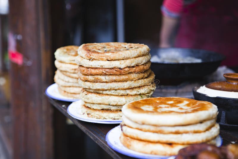 Lijiang: traditional chinese food