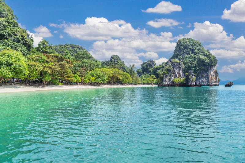 Liknande öar och nationalparksthailand royaltyfria foton
