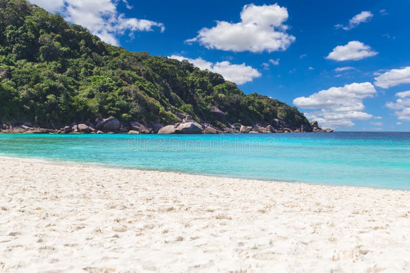 Liknande öar och nationalparksthailand royaltyfri bild