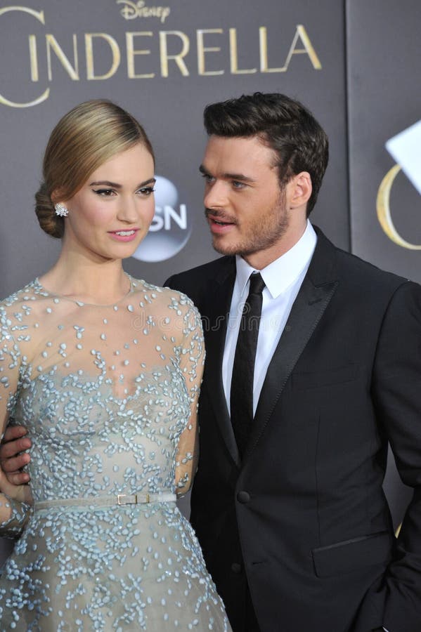 Lily James Et Richard Madden Photo éditorial Image du type, renommée