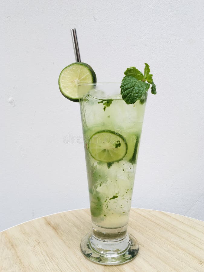 Lime mojito stock image. Image of sparkling, mojito 263715265