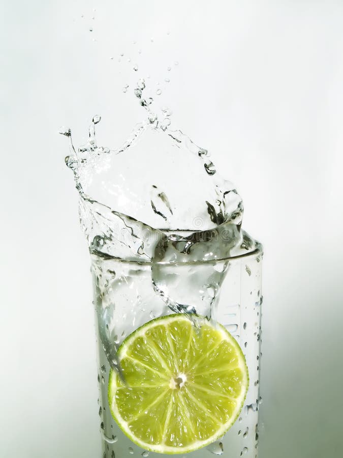 Lime slice in water