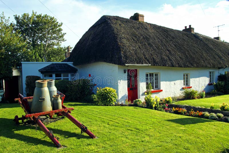 Limerick irlandês de Adare Co. da casa de campo do estilo velho