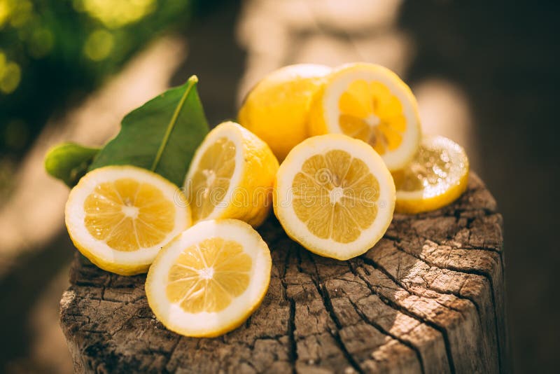 Limonade de support, citron de tranche photo libre de droits Limonade de support, citron de tranche photo libre de droits