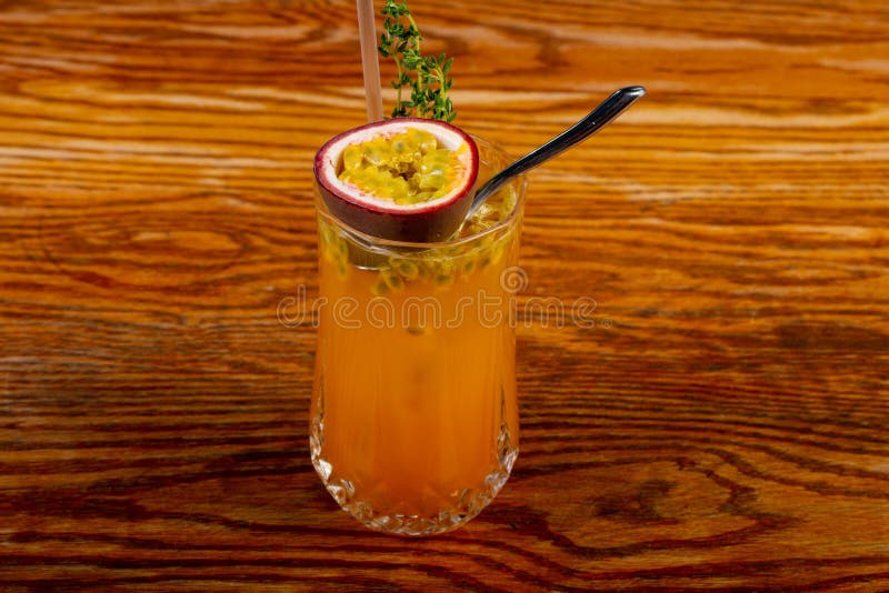 Limonata del frutto della passione fotografia stock libera da diritti Limonata del frutto della passione fotografia stock libera da diritti