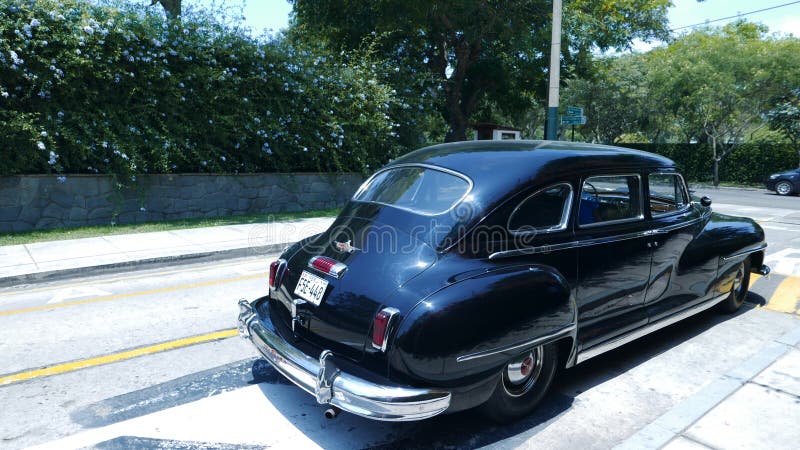 Limousine Black De Soto parkte in San Isidro, Lima stockfotografie Limousine Black De Soto parkte in San Isidro, Lima stockfotografie