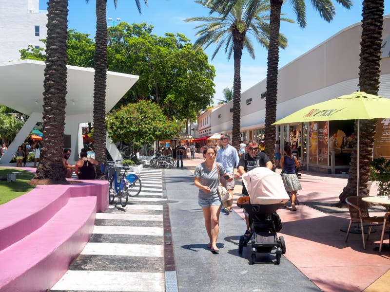 Lincoln Road Shopping Mall Em Miami Beach Foto de Stock Editorial