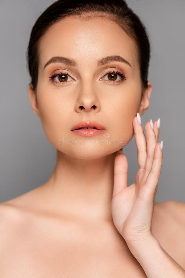 Linda Mulher Nua Com Pele Perfeita Imagem de Stock - Imagem de mulher