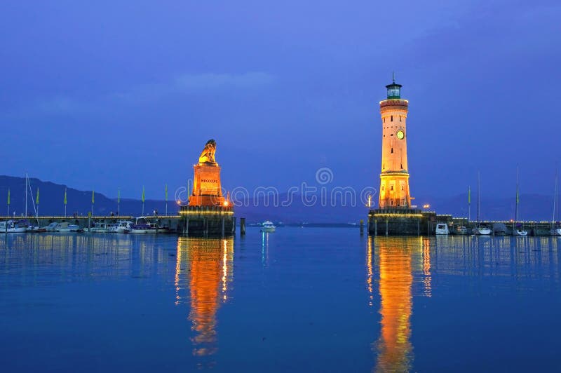 Lindau hamn på skymningen Lindau hamn på skymningen