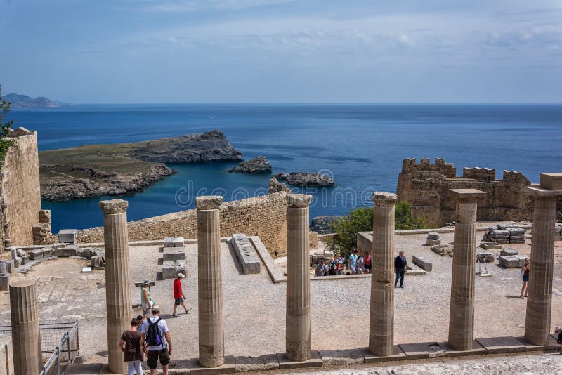 Lindos - alte Stadt mit Ruinen und Standardgebäuden Rhodos-Insel, Griechenland stockfotos Lindos - alte Stadt mit Ruinen und Standardgebäuden Rhodos-Insel, Griechenland stockfotos