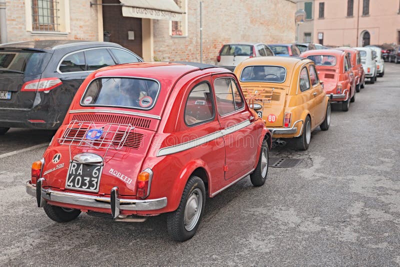 Linea di Fiat d'annata 500