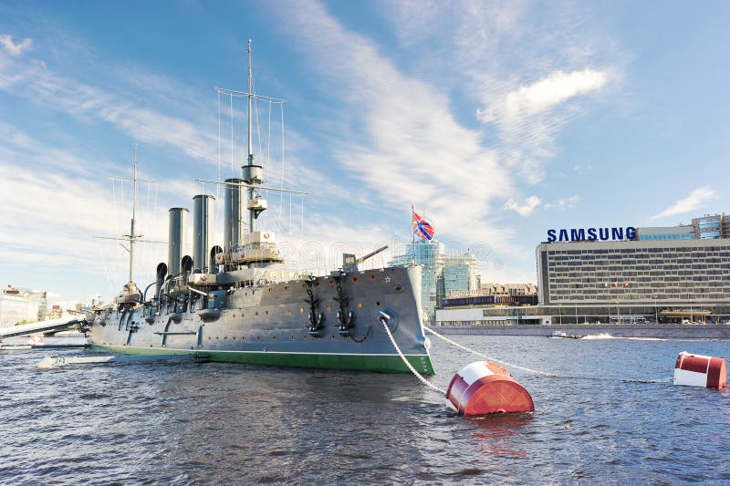 Linear cruiser Aurora, the symbol of the October revolution in R stock images Linear cruiser Aurora, the symbol of the October revolution in R stock images