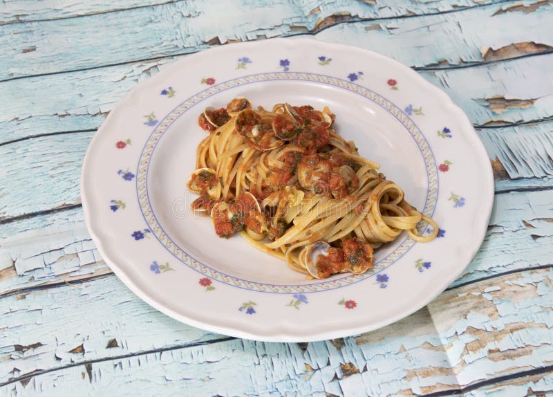 Linguini con la salsa della vongola immagini stock Linguini con la salsa della vongola immagini stock