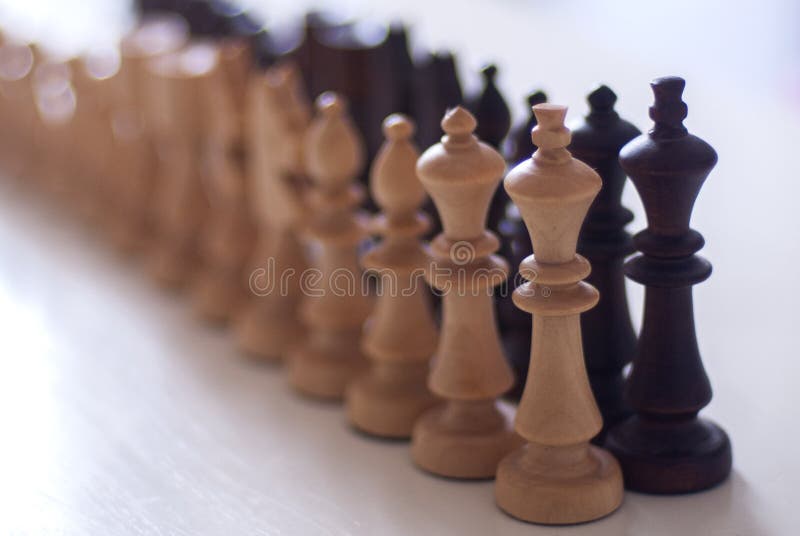 Dois bispos da xadrez imagem de stock. Imagem de preto - 63156149