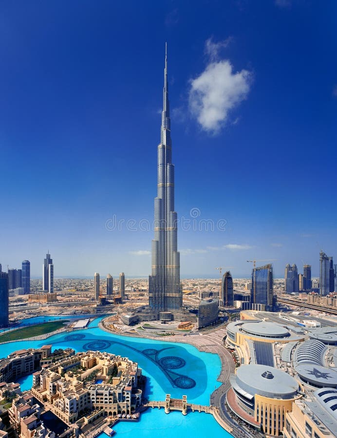 Linia horyzontu W centrum Dubaj z Burj Khalifa