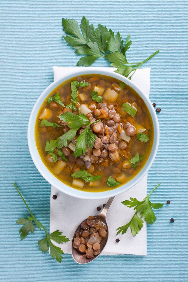 Linsensuppe lizenzfreie stockbilder