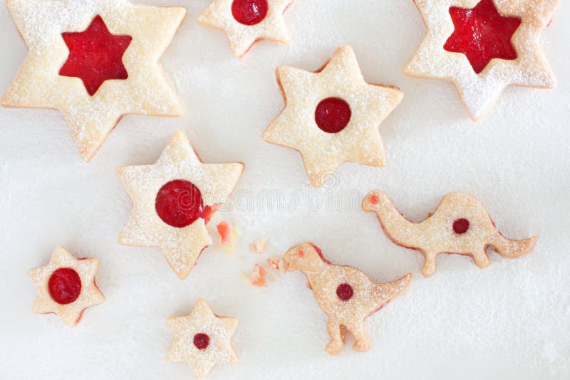 Linzer ciastka z czereśniowym dżemem