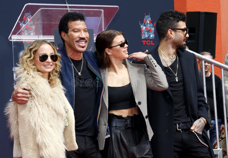 Lionel Richie, Nicole Richie, Sofia Richie en Miles Richie royalty-vrije stock afbeeldingen Lionel Richie, Nicole Richie, Sofia Richie en Miles Richie royalty-vrije stock afbeeldingen