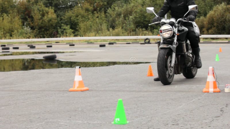 Lipetsk, Российская Федерация - 17-ое сентября 2016: Конкуренция спортивные состязания Moto, мотоцикл старта