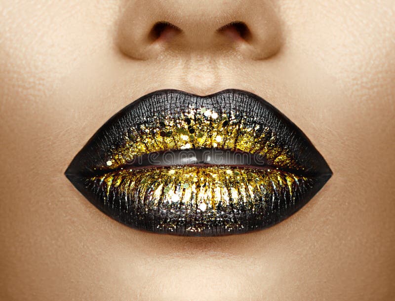 Lippenmake-up Schönheitshaute couture-Steigungslippenmake-upprobe, schwarz mit goldener Farbe Sexy Mund Lippenstift