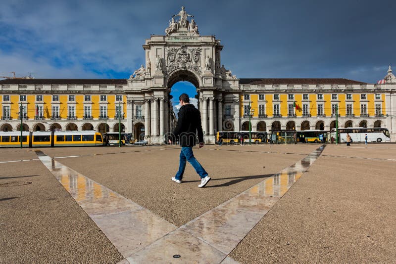LISBON, PORTUGAL - January 26, 2011: La Praca do Comercio Commerce Square, Lisbon, Portugal royalty free stock images LISBON, PORTUGAL - January 26, 2011: La Praca do Comercio Commerce Square, Lisbon, Portugal royalty free stock images
