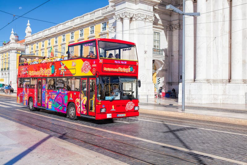 sightseeing bus tour lisbon