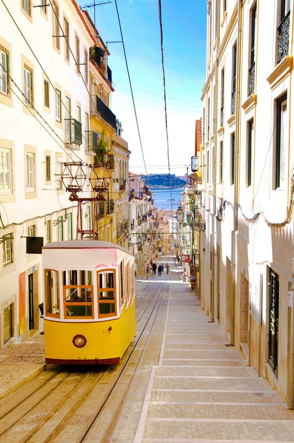 Lissabon Bica Cablecar, gul spårvagn, gammal Uptown, lopp Lissabon