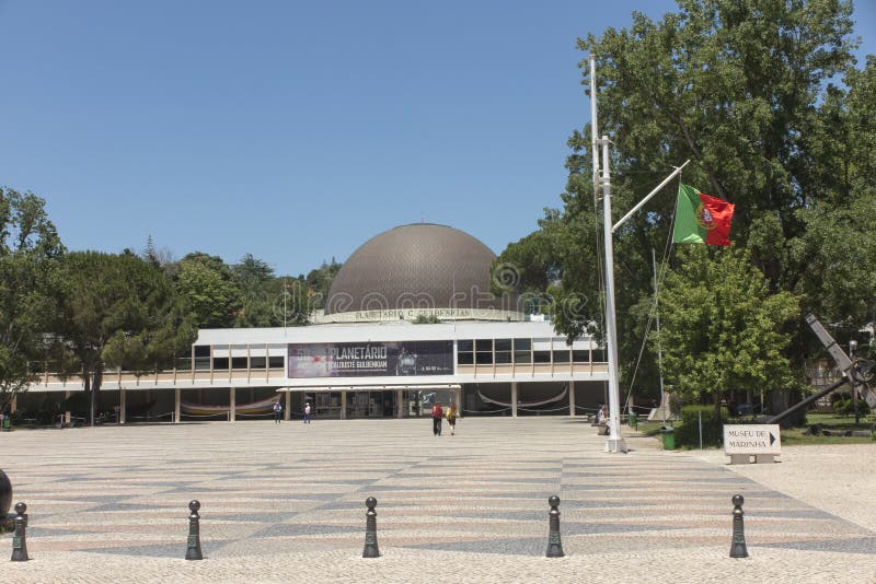 Lissabon Portugal, Juni 16, 2018: Planetarium av Calouste Gulbenkian på Belem i Lissabon, Portugal arkivbilder Lissabon Portugal, Juni 16, 2018: Planetarium av Calouste Gulbenkian på Belem i Lissabon, Portugal arkivbilder