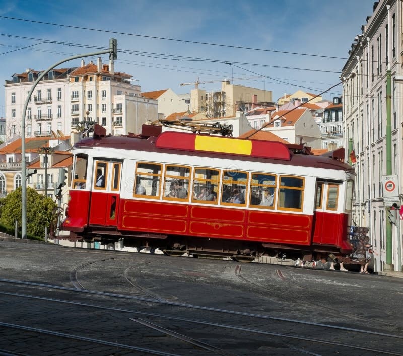 Lissabon spårvagn i Bairro det alt- området, Lissabon arkivbild Lissabon spårvagn i Bairro det alt- området, Lissabon arkivbild