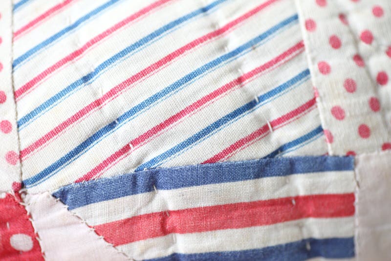 Listras e às bolinhas acolchoados fotografia de stock