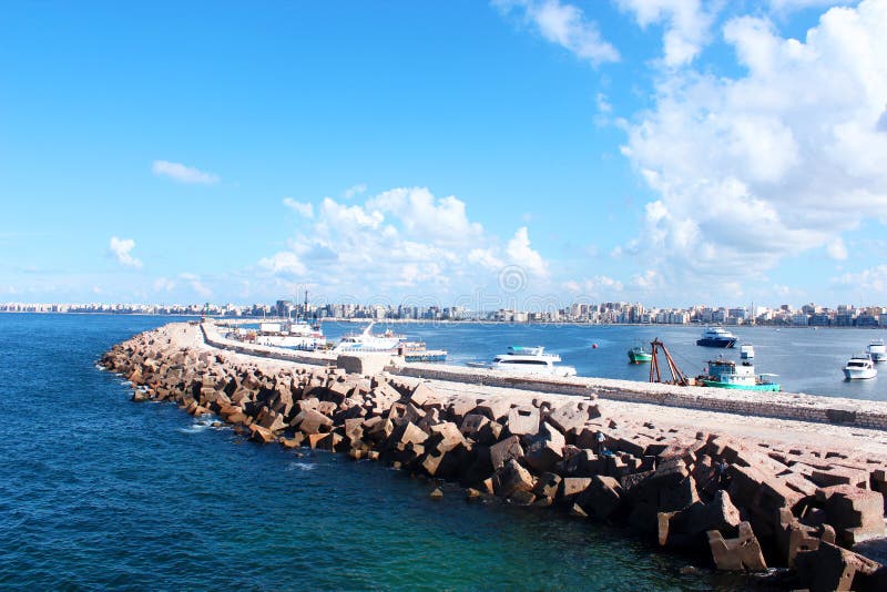 Litoral em Alexandria imagem de stock. Imagem de rocha 35890755