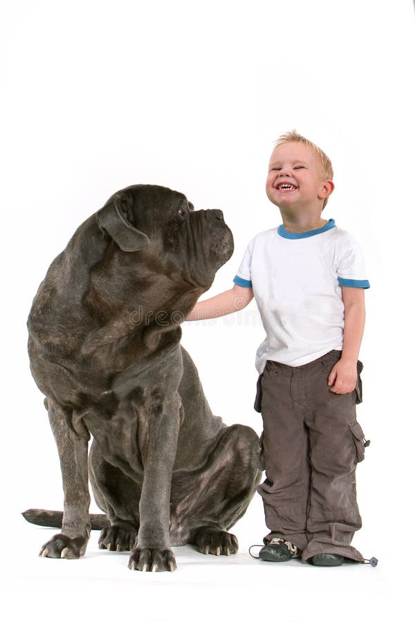 Little Boy con il grande cane