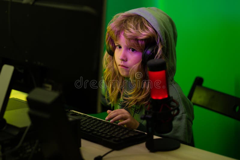 Young Girl Playing Game Computer Online In Internet Cafe Stock Photo,  Picture and Royalty Free Image. Image 101617114.