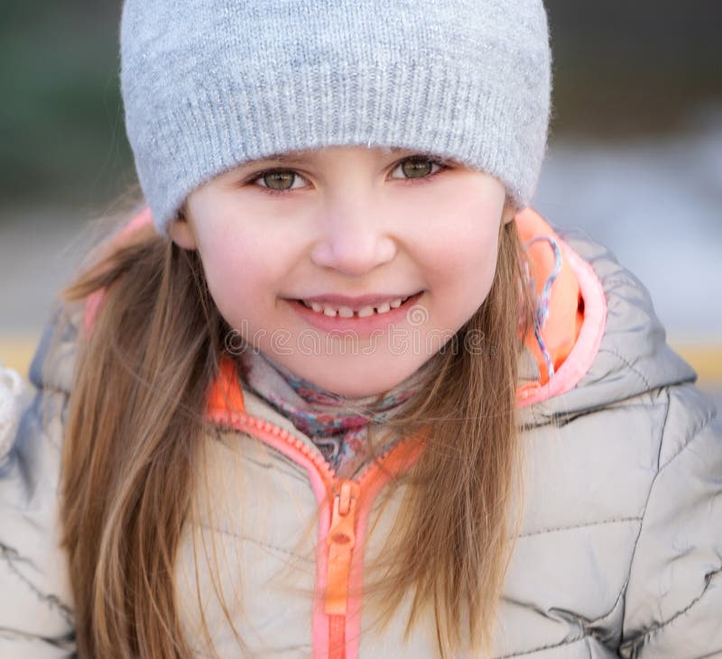 Little Girl Outdoors in Winter Clothing Stock Image - Image of people ...